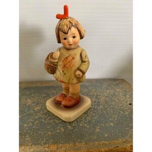Hummel Goebel I Brought You A Gift 479 4” tall